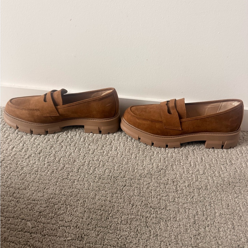 Wonderly Tan Loafers